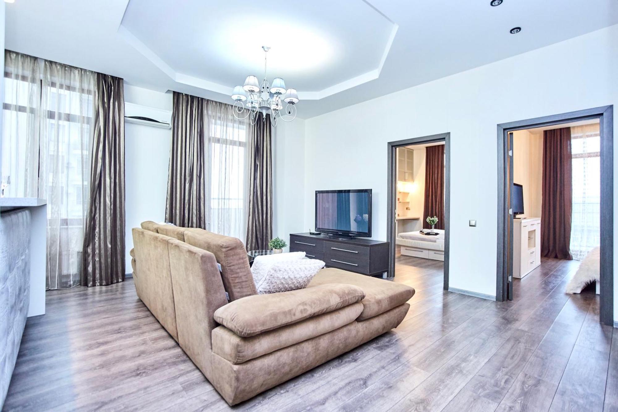 Central Park Apartments Odessa Esterno foto